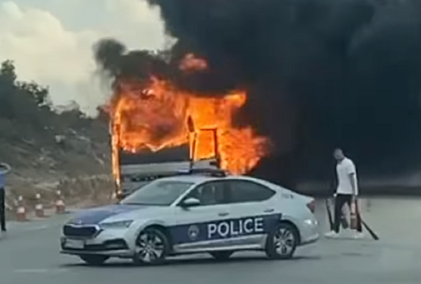 Digjet T R Sisht Autobusi N Rrug N Prishtin Podujev Pamje Tjera